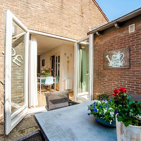 Jade With Private Parking