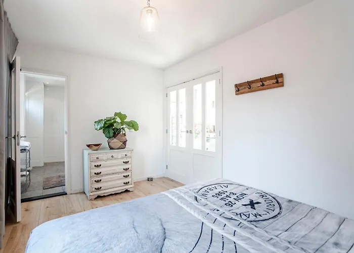 Jade With Private Parking *