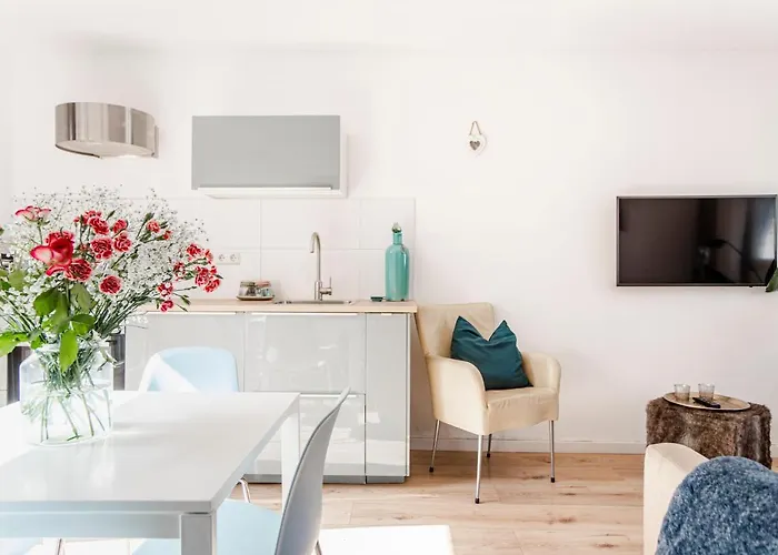 Jade With Private Parking *